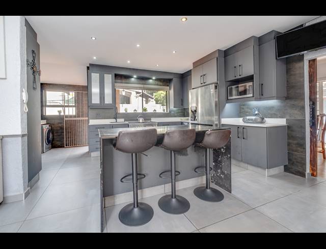 4 BEDROOM HOUSE FOR SALE IN ROBINDALE